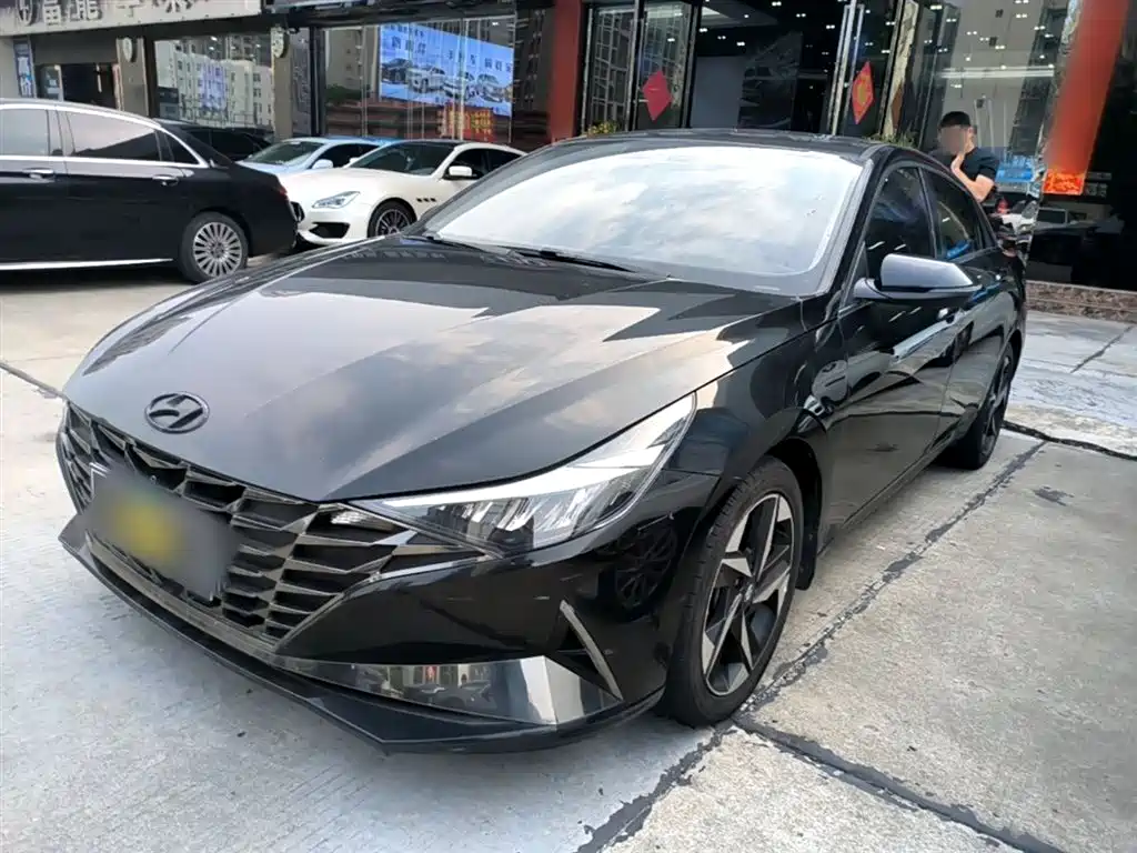 Hyundai Elantra 2021 1.5L CVT GLX Elite Edition фото 2