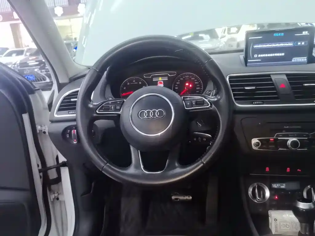 Фото 11 - Audi Q3