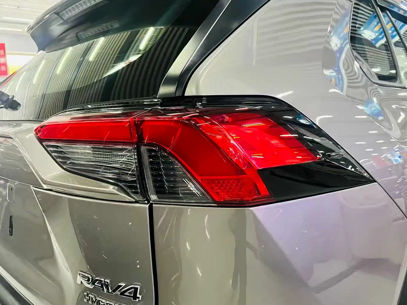 Toyota RAV4 Rongfang 2021 Hybrid 2.5L E-CVT AWD Elite PLUS Edition фото 13