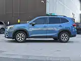 Photo 9 - Subaru Forester