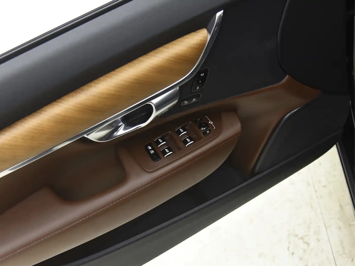 Фото 18 - Volvo S90