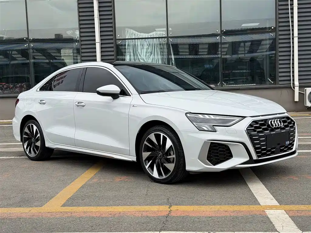Audi A3 2023 Facelift A3L Limousine 35 TFSI Fashion Sport фото 3