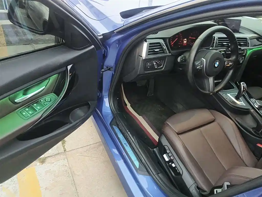 BMW 3 Series 2019 320Li M Sport Package фото 16