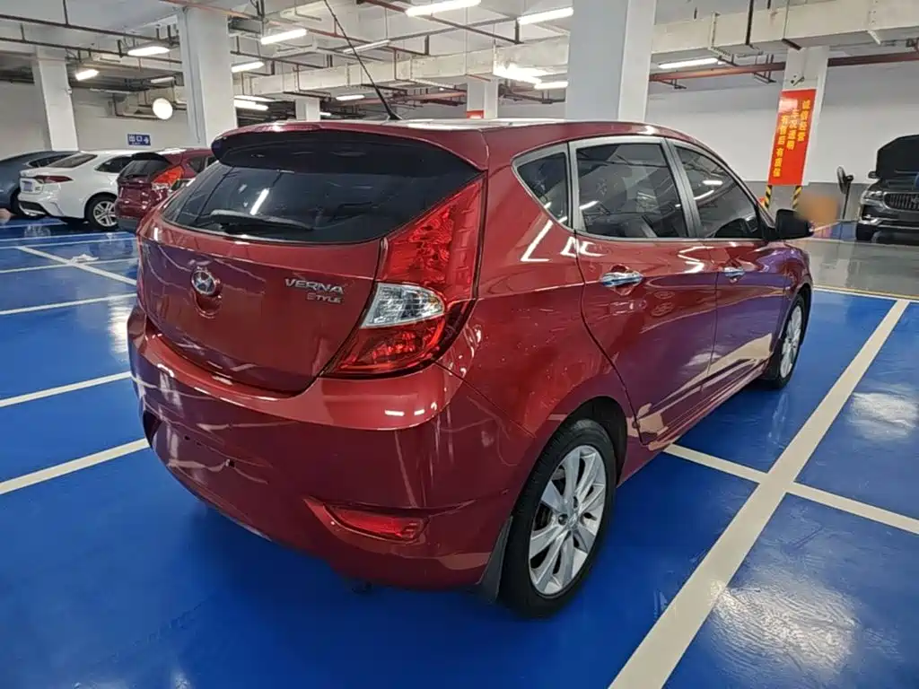 Hyundai Reina 2014 2014 Model 1.6L Automatic TOP