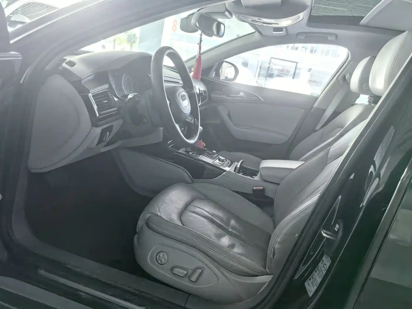 Audi A6L 2012 35 FSI Luxury фото 4