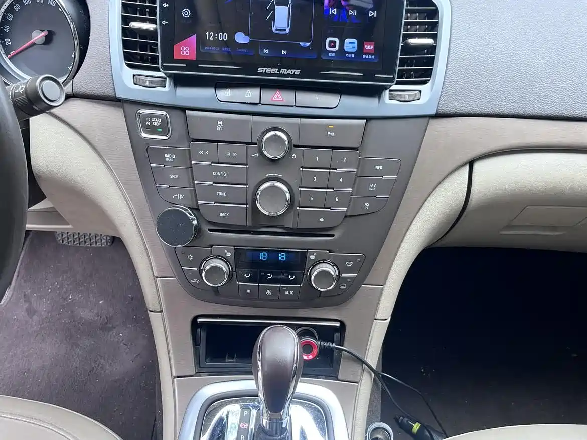 Buick Regal 2012 Model 2.0L Luxury фото 11