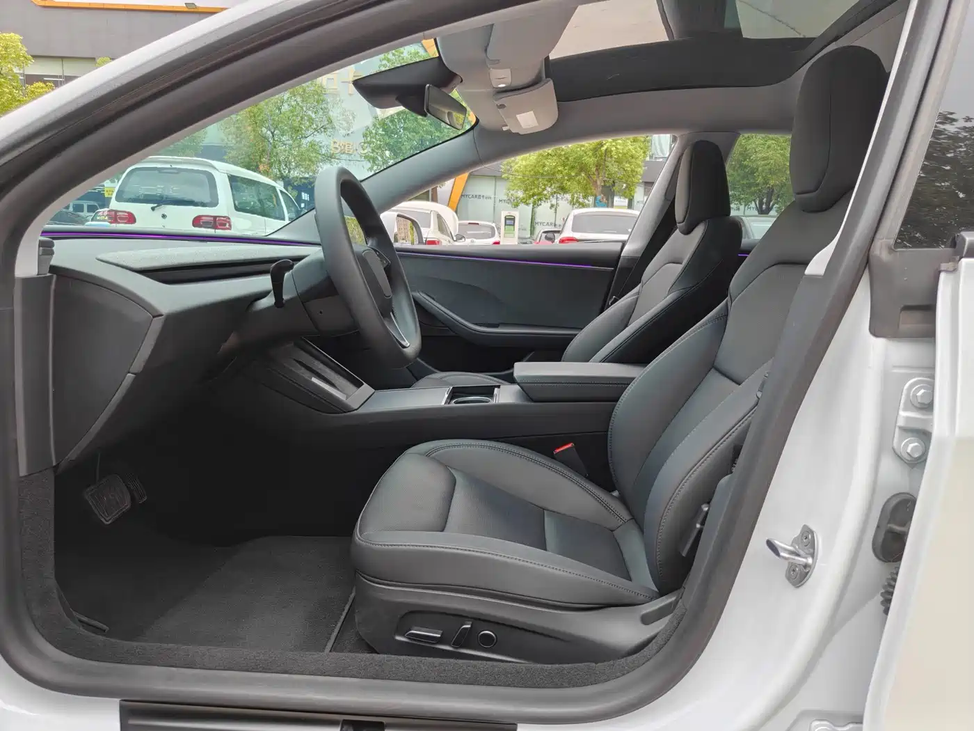 Tesla Model 3 2026 2025 Model Year Facelift Rear-Wheel Drive