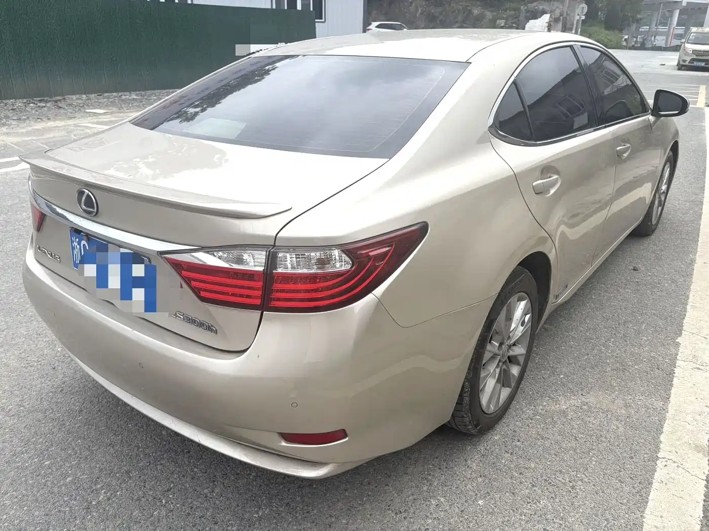 Фото 9 - Lexus ES
