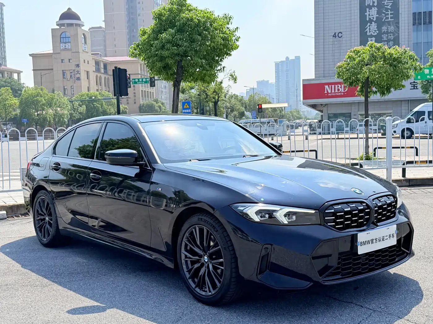 BMW 3 Series 2024 325i M Sport Shadowline Package фото 3