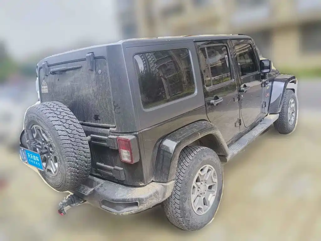 Фото 2 - Jeep Wrangler