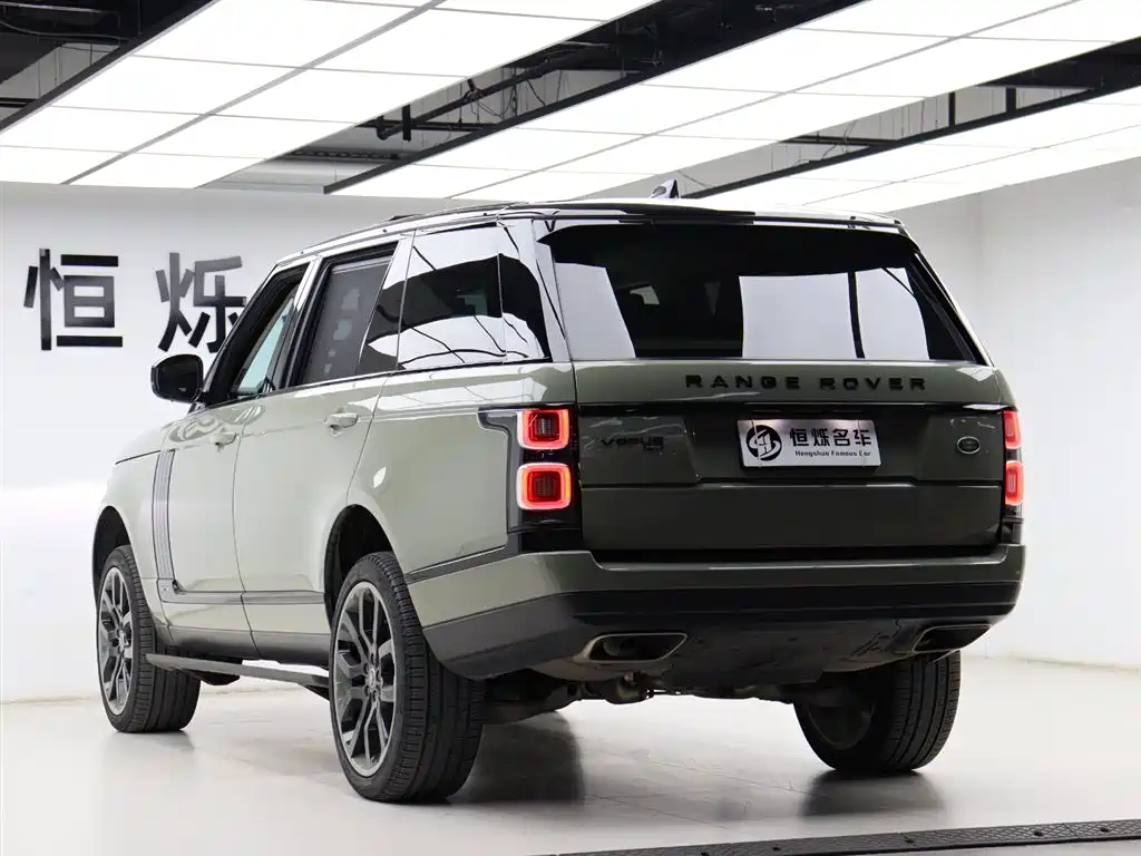 Land Rover Range Rover 2022 3.0 L6 400PS Heritage Extended Classic Edition фото 30