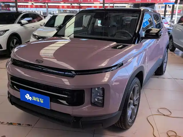 Geely ICON 2025