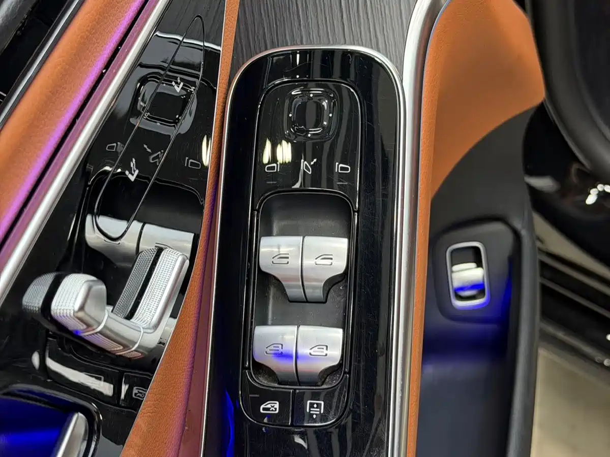 Фото 6 - Mercedes-Benz S-Class