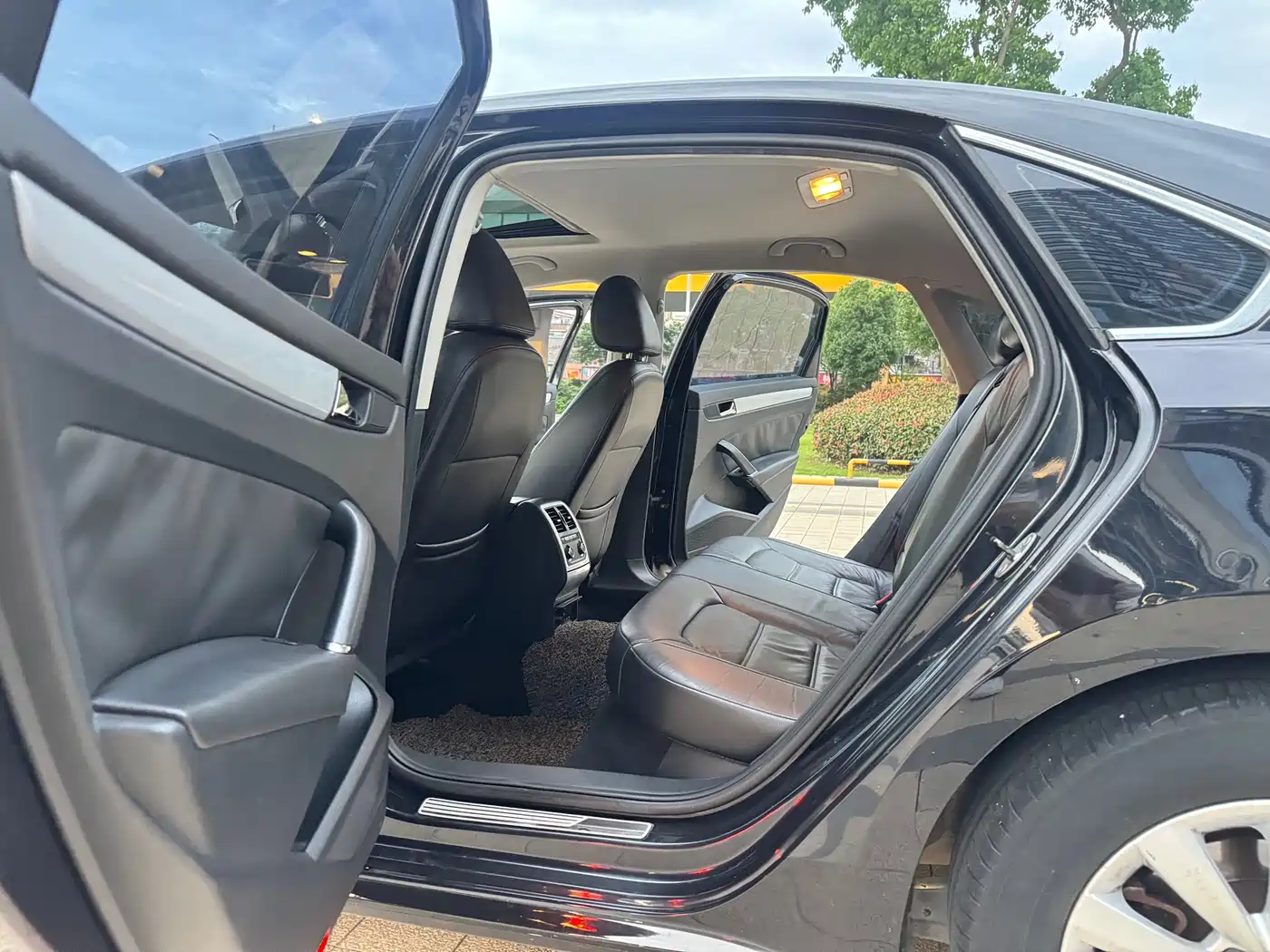 Volkswagen Passat 2013 1.8TSI DSG Yuzun фото 14