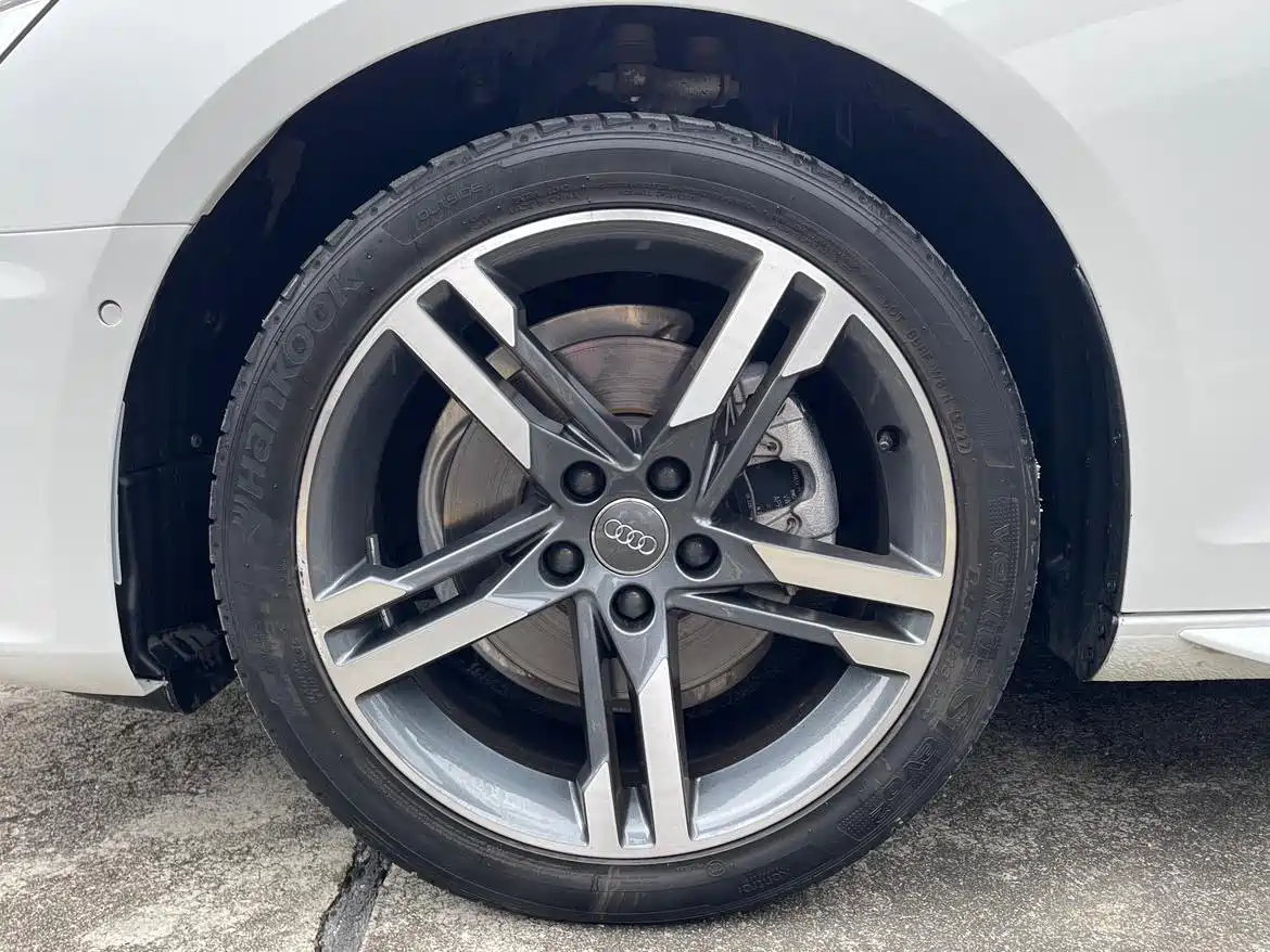 Audi A4L 2020 40 TFSI Luxury Dynamic фото 24