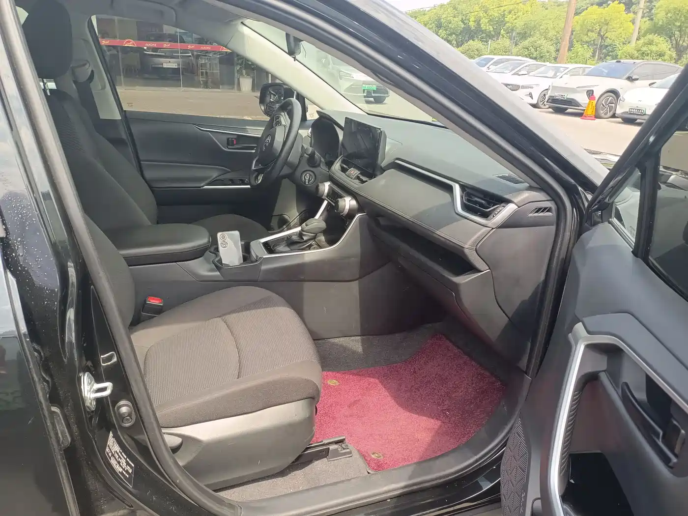 Toyota RAV4 Rongfang 2024 2.0L CVT FWD Urban Edition фото 12