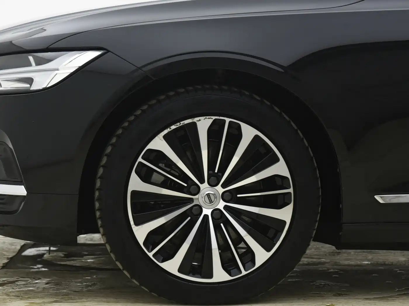 Фото 12 - Volvo S90