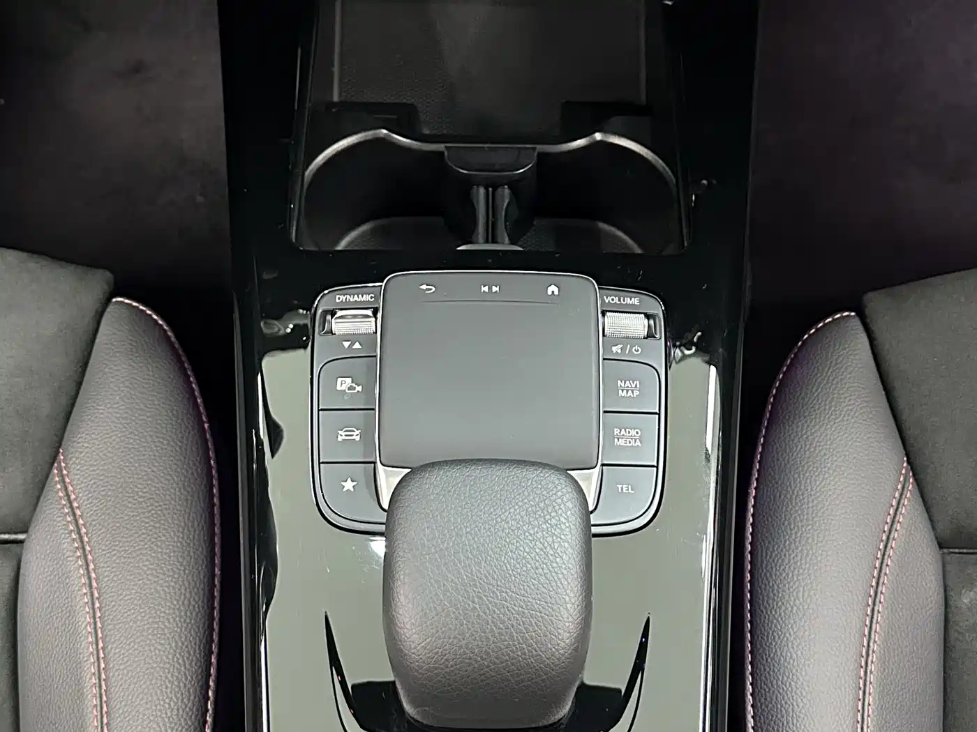 Mercedes-Benz A-Class 2024 A 200 L Fashion Edition фото 17