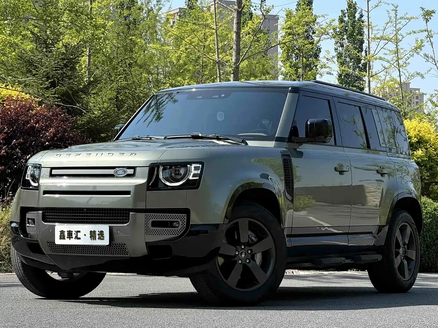 Land Rover Defender 2025 110 3.0T P400 -Dynamic HSE фото 4