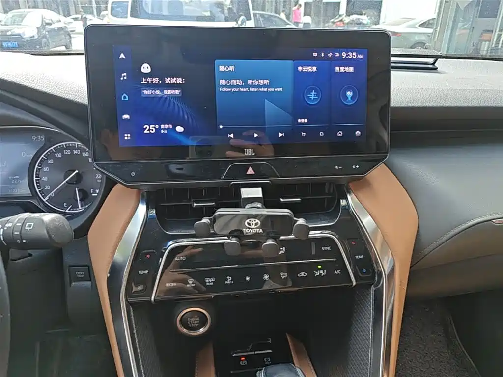 Toyota Venza 2022 2.0L CVT 2WD Premium фото 13