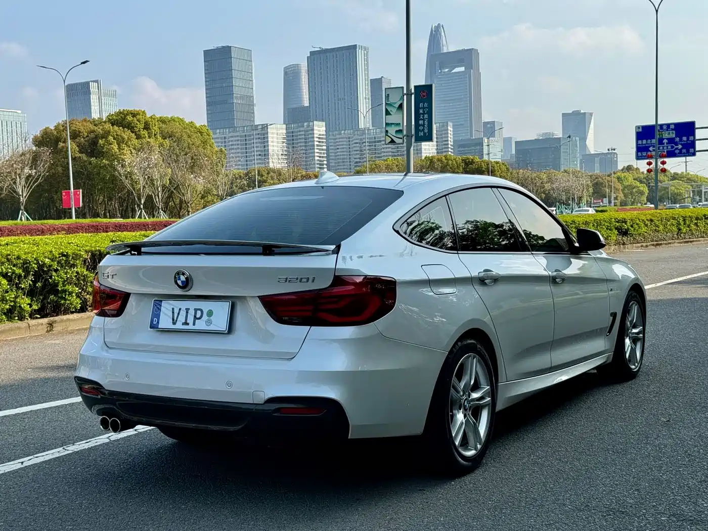BMW 3 Series GT 2020 320i M Sport Package фото 8
