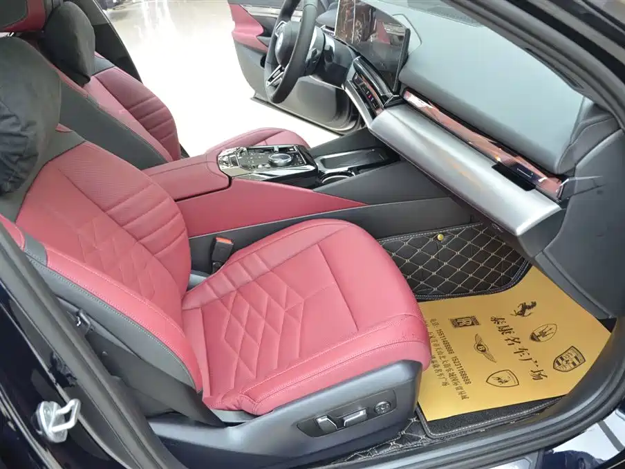 BMW 5 Series 2026 Model Year Facelift 530Li Leading M Sport Package фото 17
