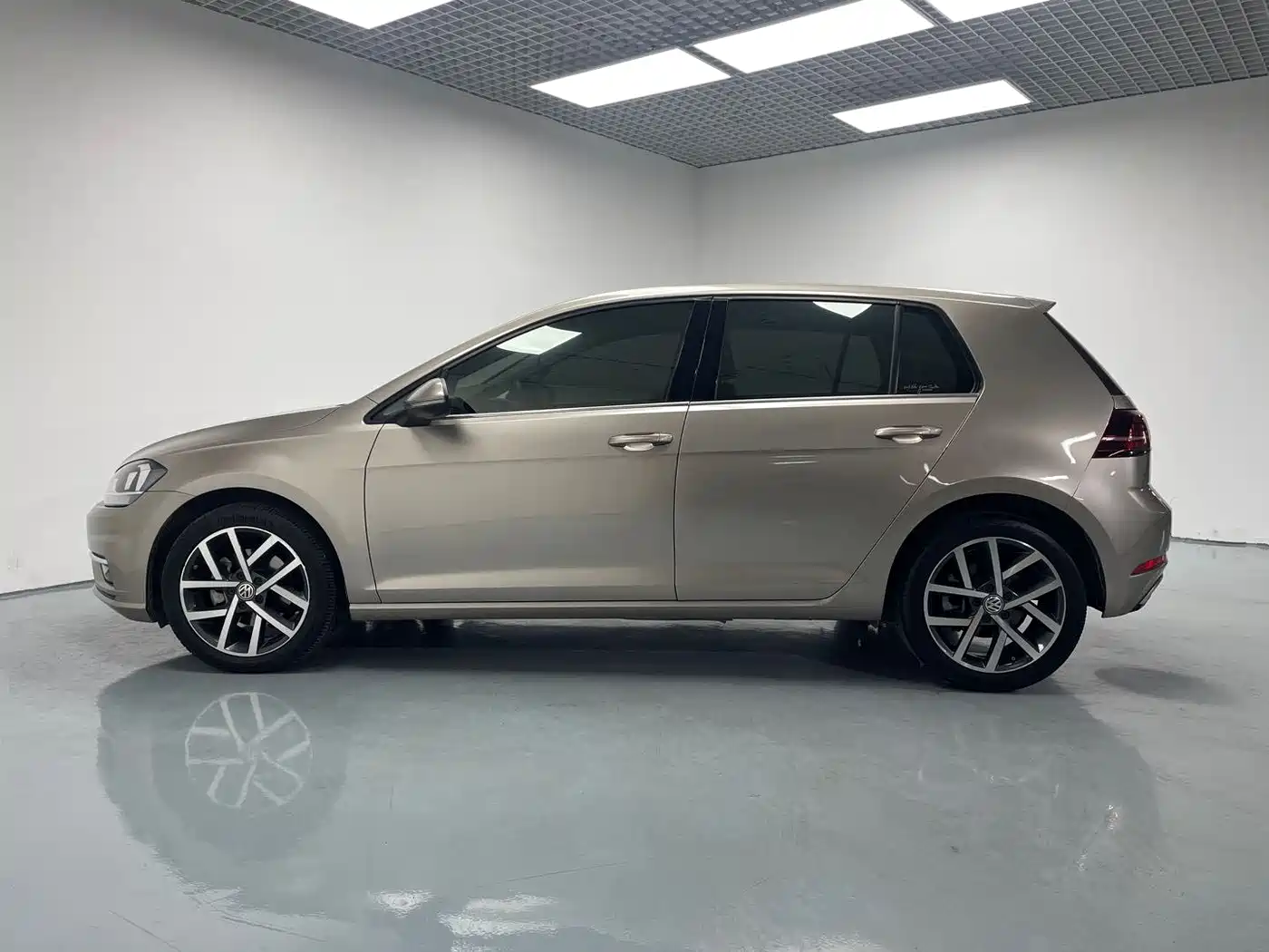 Volkswagen Golf 2018 230TSI Automatic Luxury фото 4