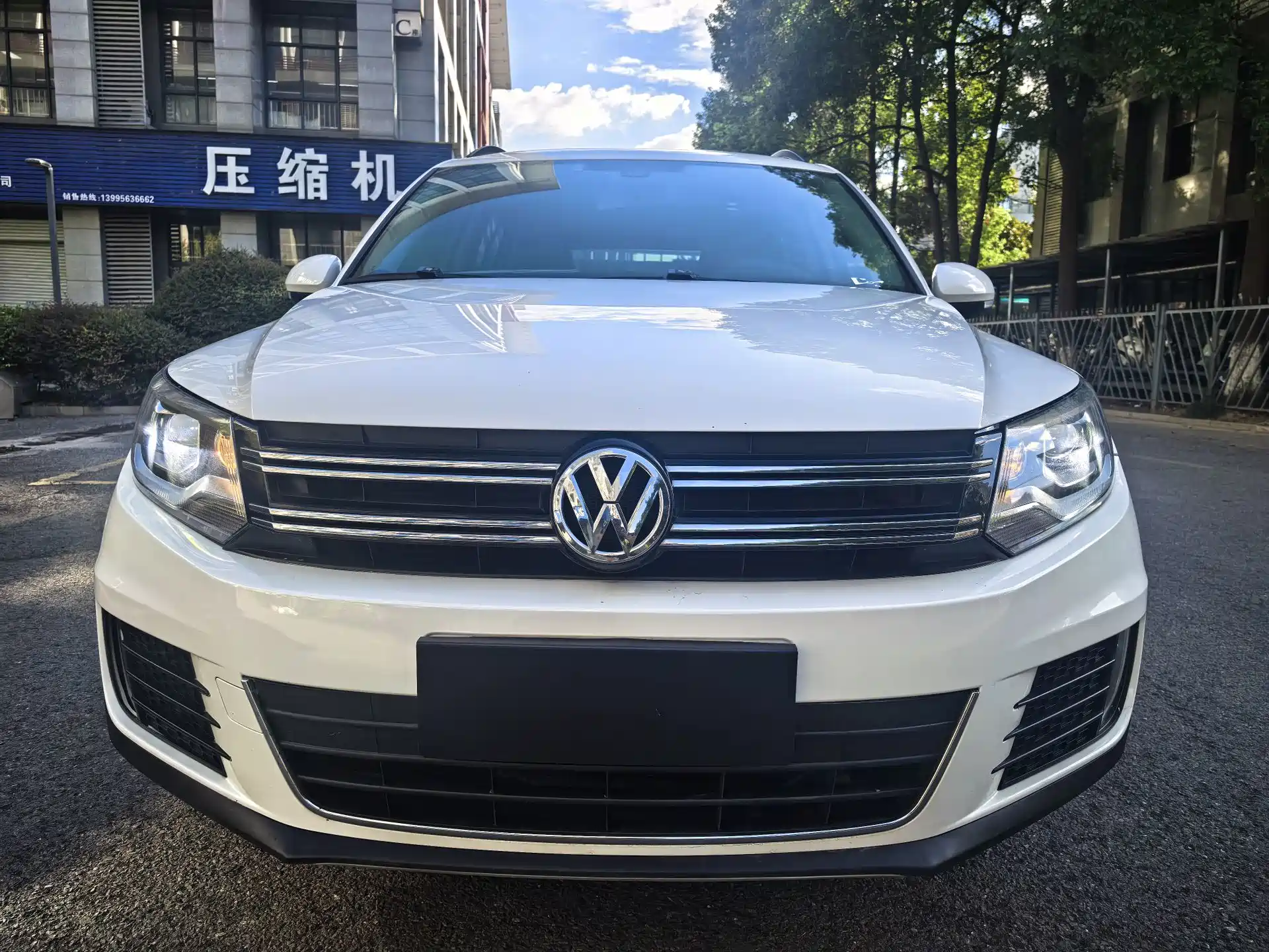 Фото 2 - Volkswagen Tiguan