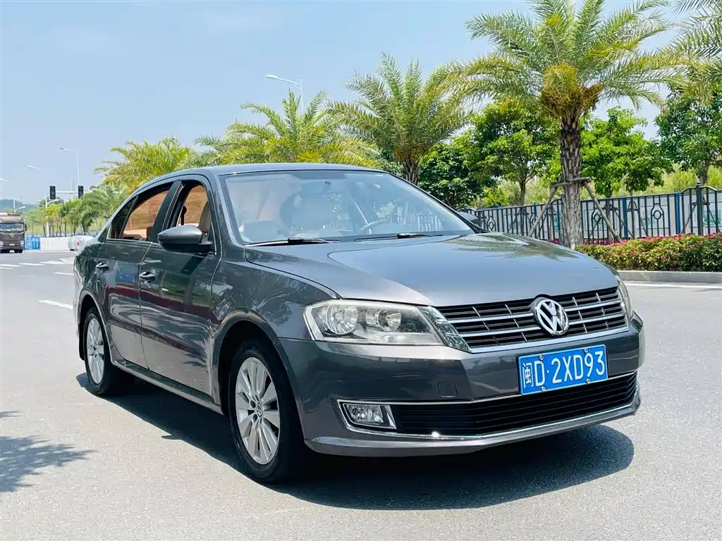 Volkswagen Lavida 2013 Facelift Classic 1.6L Automatic Comfort фото 3
