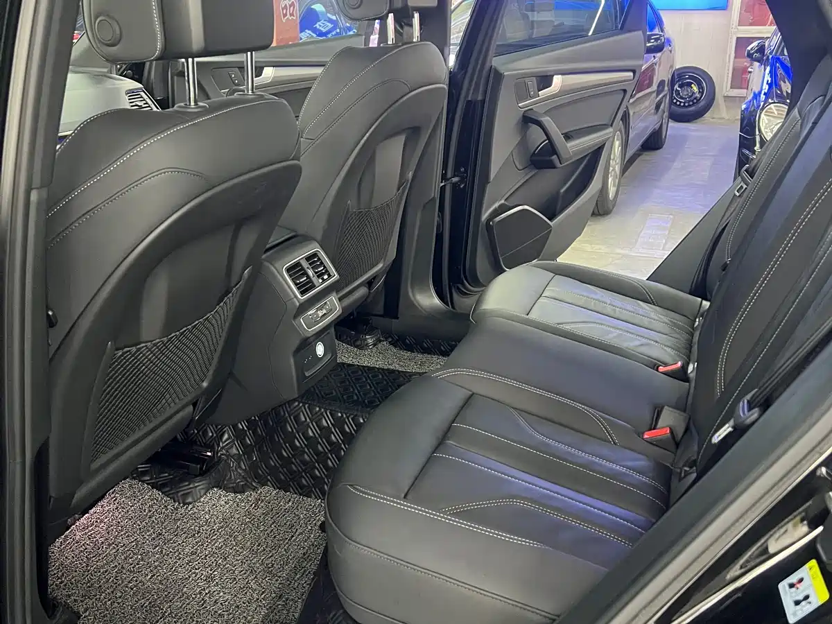 Audi Q5L 2023 40T Luxury Dynamic фото 10