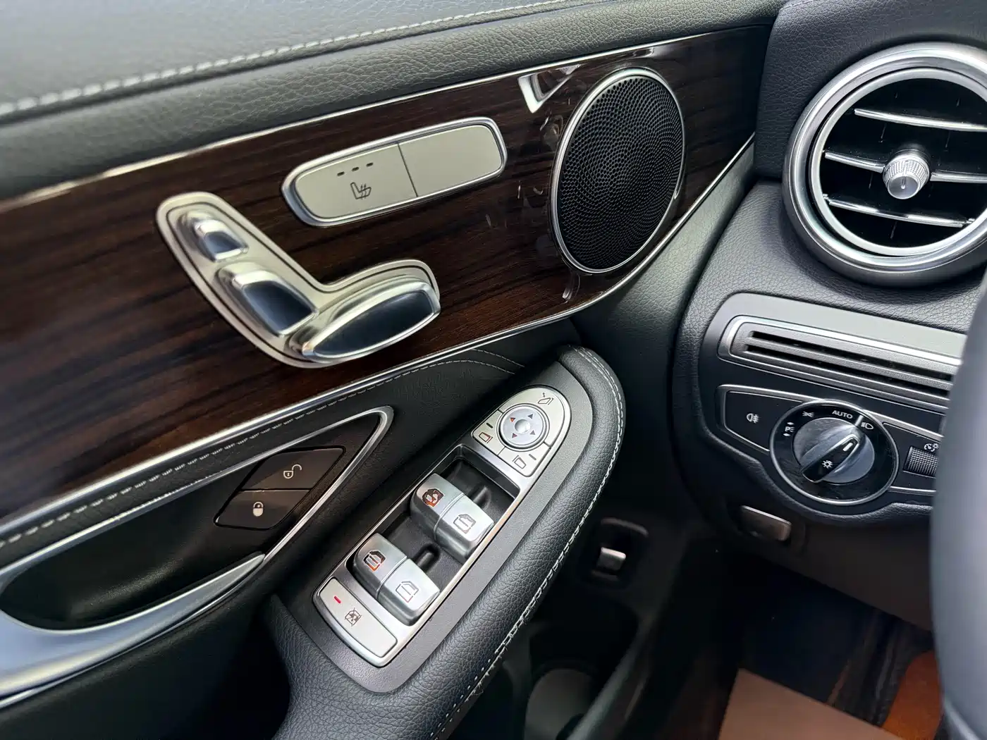 Mercedes-Benz GLC 2017 GLC 260 4MATIC Dynamic фото 20