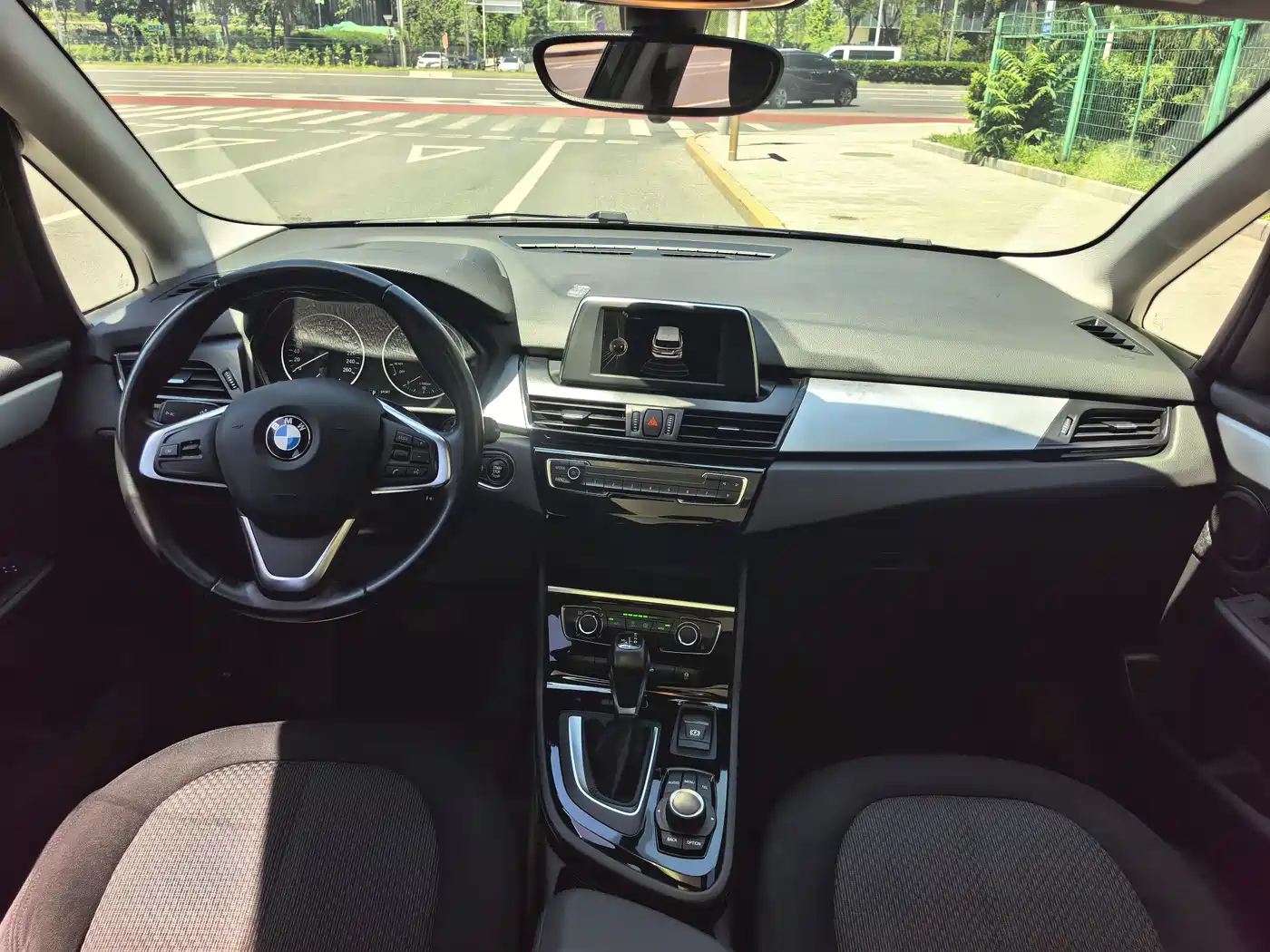 BMW 2 Series Touring 2016 218i Fashion Model фото 9