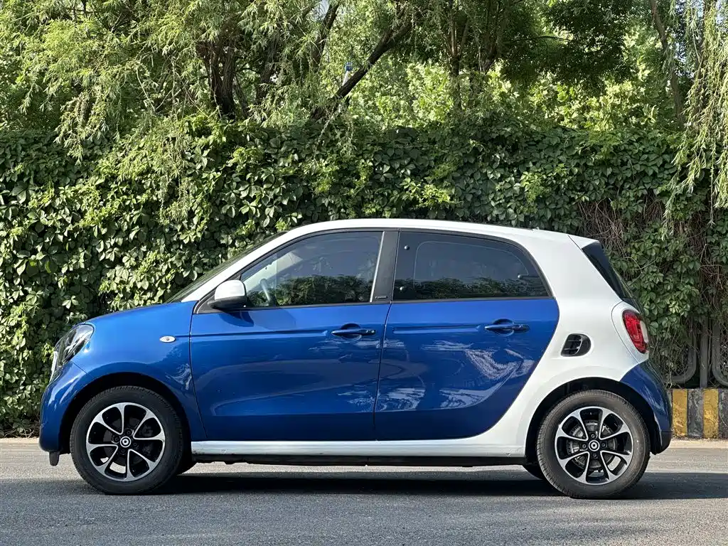 smart forfour 2017 2016 1.0L 52kW Passion Edition