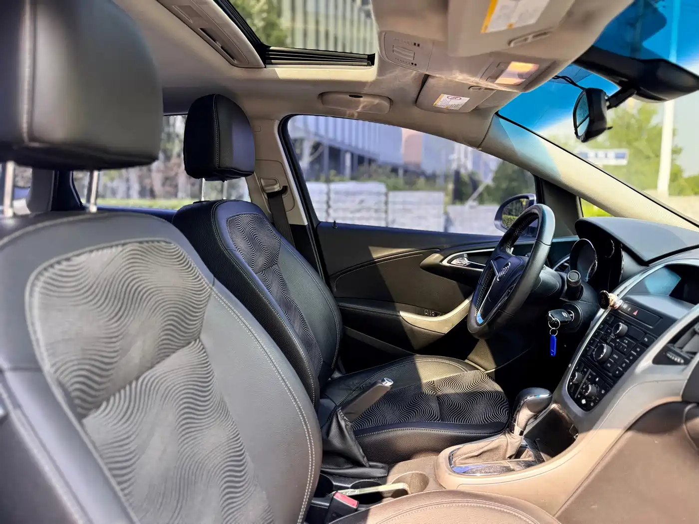 Photo 14 - Buick Excelle