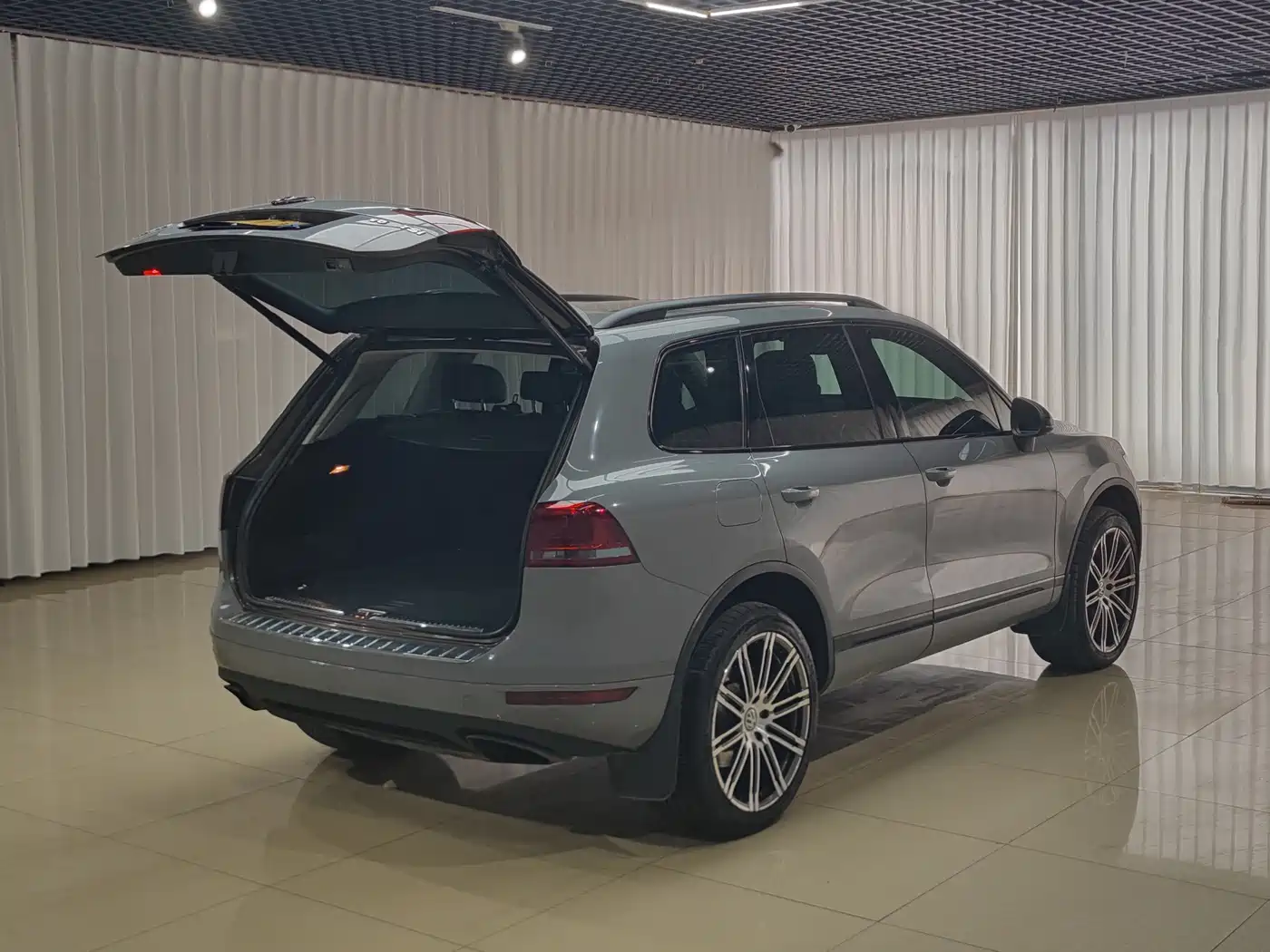Volkswagen Touareg 2011 3.0TSI Comfort фото 8