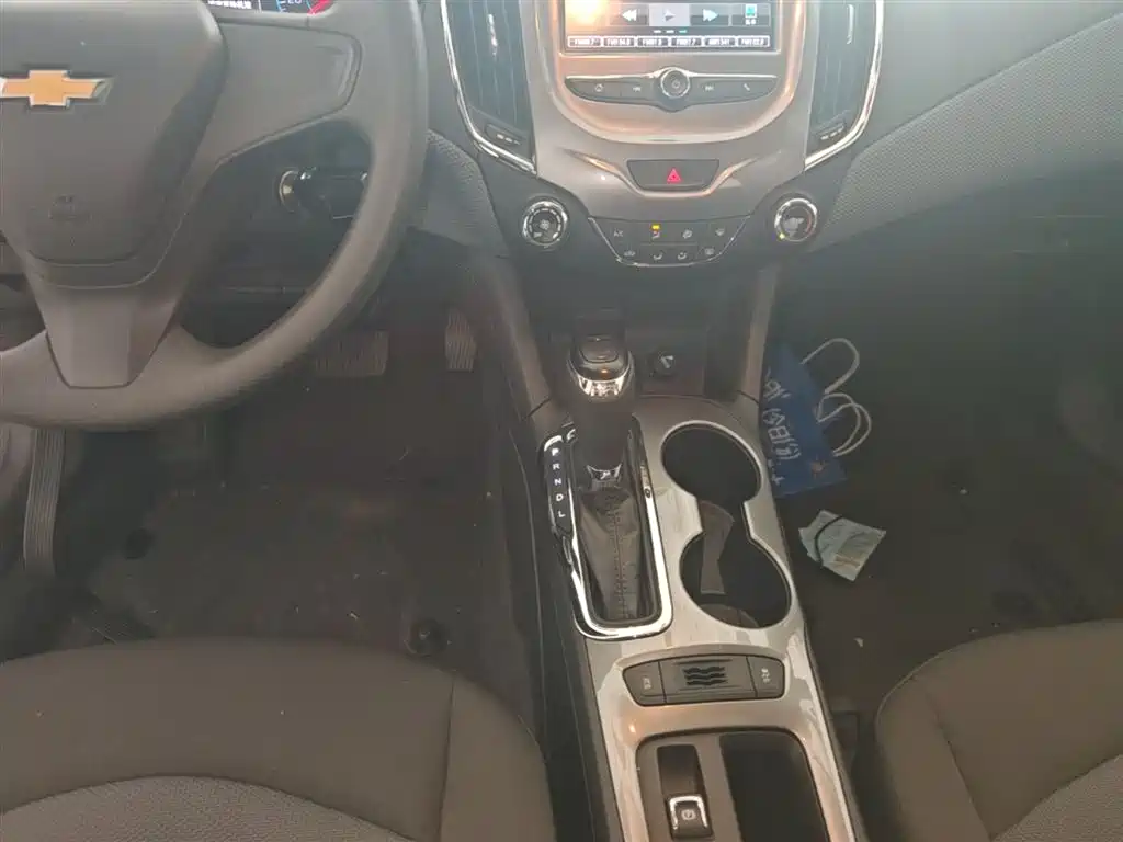 Chevrolet Cruze 2017 1.4T DCT Pioneer Sunroof фото 14