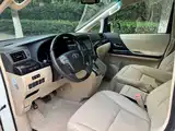 Фото 6 - Toyota Alphard