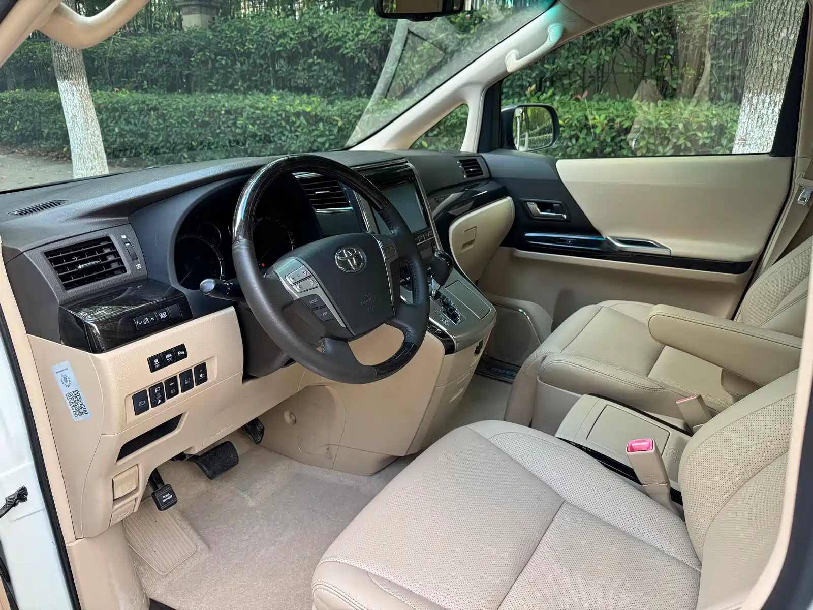 Фото 6 - Toyota Alphard