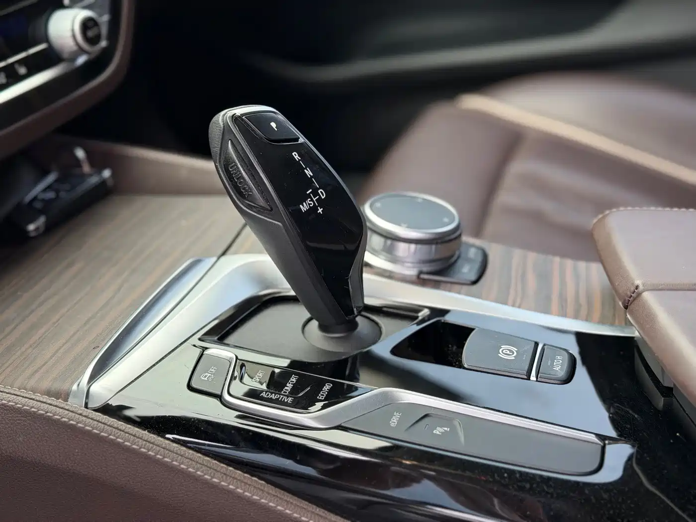 BMW 5 Series New Energy 2020 530Le Range Upgrade Luxury Package фото 7