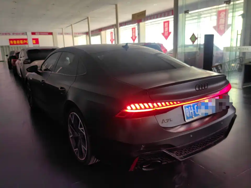 Audi A7L 2024 45 TFSI quattro Black Warrior Edition фото 3