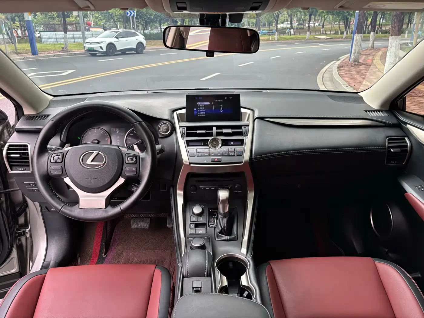Lexus NX 2015 200t AWD F Sport фото 17