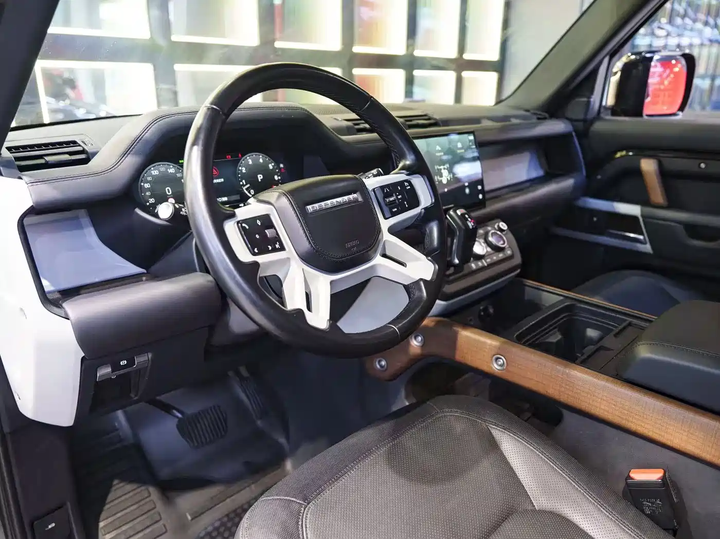 Land Rover Defender 2023 Model 110 3.0T P400 X-DYNAMIC HSE фото 12