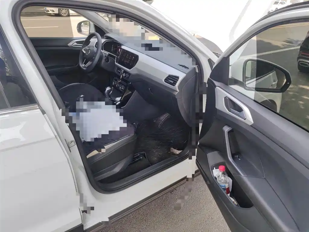 Volkswagen Tanying 2021 1.5L Automatic Smart Connect Edition фото 21