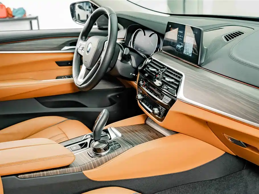 BMW 6 Series GT 2018 630i Luxury Design Package фото 17