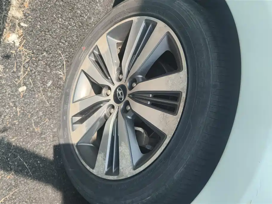 Hyundai Mistra 2016 1.8L Automatic Smart GLS фото 6