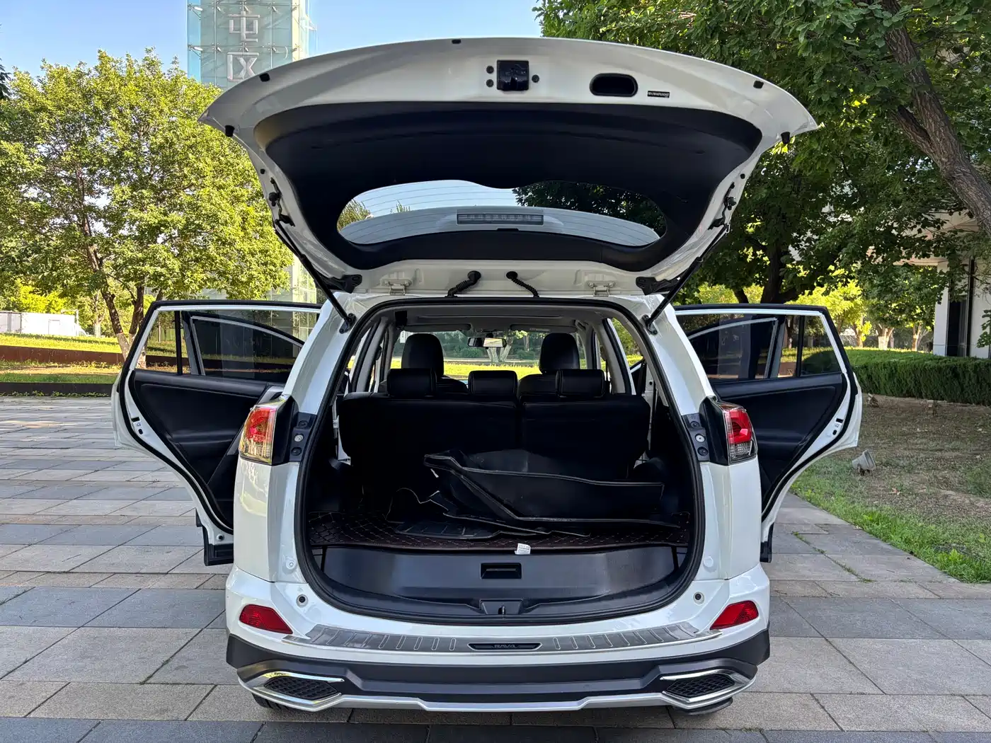 Toyota RAV4 Rongfang 2016 2.0L CVT 2WD Trend (China V) фото 24