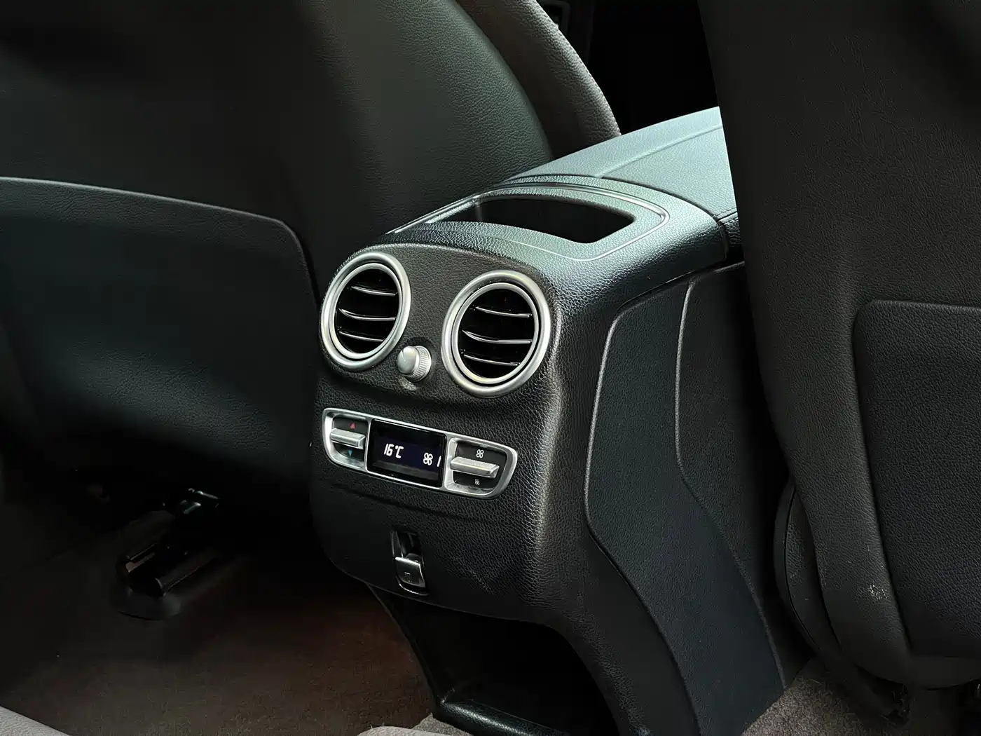 Mercedes-Benz GLC 2022 Model GLC 260 L 4MATIC Luxury Edition фото 18