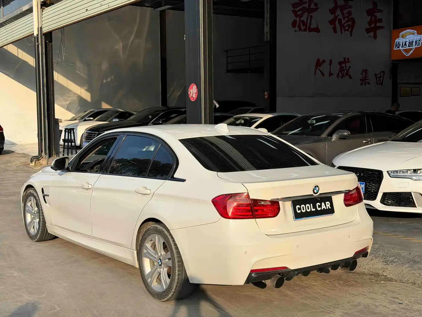 BMW 3 Series 2014 328Li Fashion фото 4