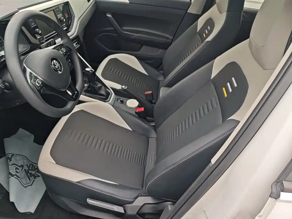 Volkswagen Polo 2019 Plus 1.5L Automatic Colorful Tech Edition фото 15