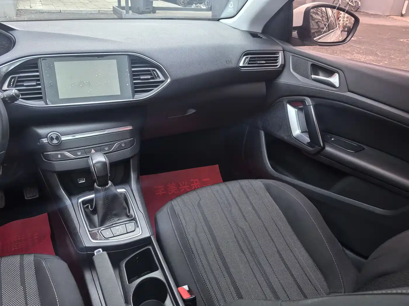 Peugeot 308S 2015 1.2T Auto Dynamic Edition фото 11